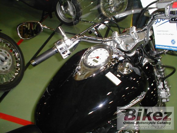 2001 yamaha xvs 1100 drag star photo